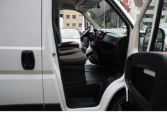 Fahrzeugabbildung Peugeot Boxer 335 L3H2 Pro BlueHDi 140 Stop&Start