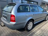 Skoda Octavia 1.6  Combi Ambiente - Skoda Octavia aus 2001: Kombi