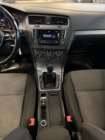 Volkswagen Golf VII Lim. Sound Start-Stopp *Navi*Kamera*