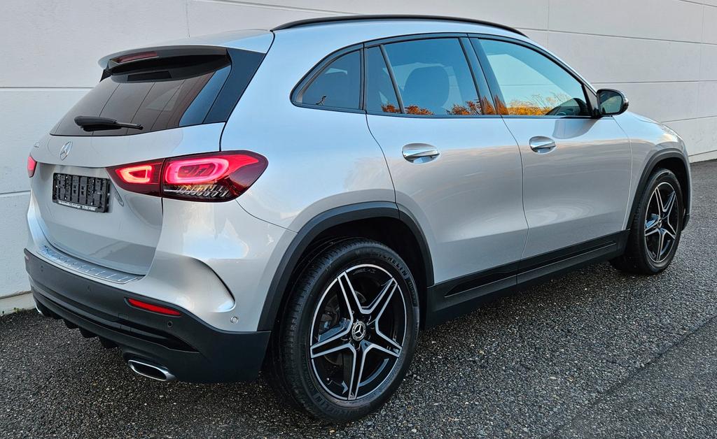 Mercedes-Benz GLA 180