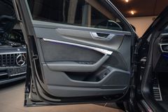 AUDI RS6 Avant*HU*PANO*MATRIX*AHK*SH*KERAMIK*360*B&O*