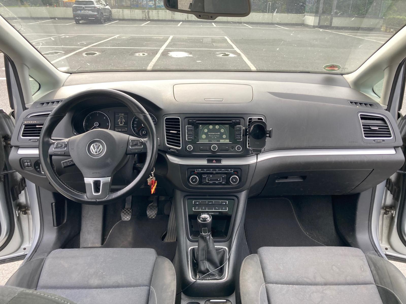 Volkswagen Sharan 2012 — photo 9