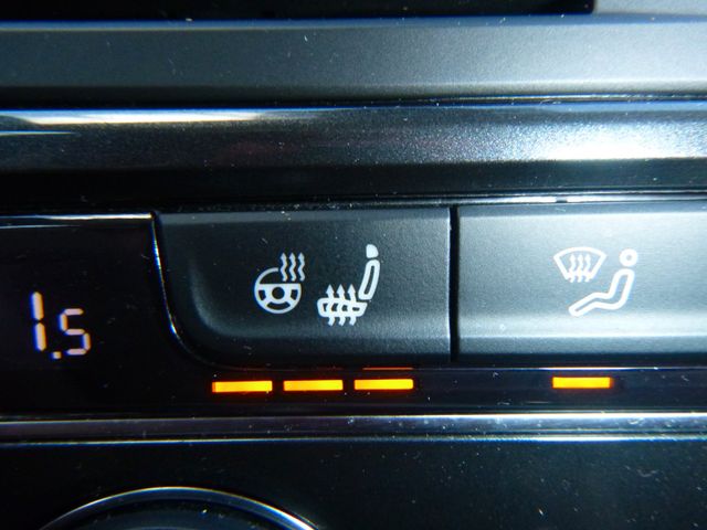 Fahrzeugabbildung Volkswagen Golf Sportsvan VII TSI >NAV/KAM/SHZ/PDC<