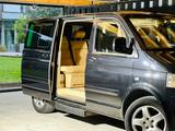 Volkswagen T5 Highline Behindertengerecht-Kassetenlift - gebrauchte VW T5 aus dem Jahr 2005