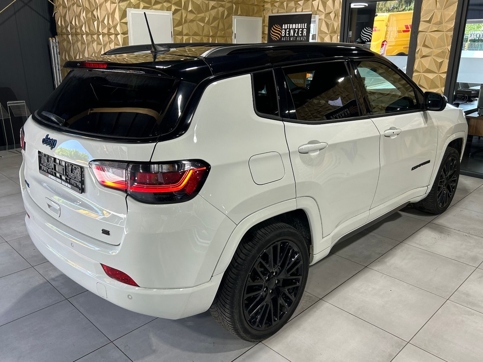 Fahrzeugabbildung Jeep Compass S Plug-In Hybrid 4WD/KAMERA/ACC/NAVI/DAB