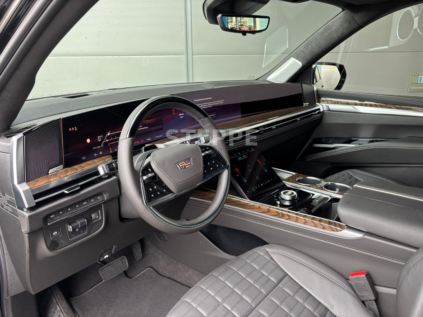 Cadillac Escalade FACELIFT MY26 6.2 V8 ESV Sport Platinum