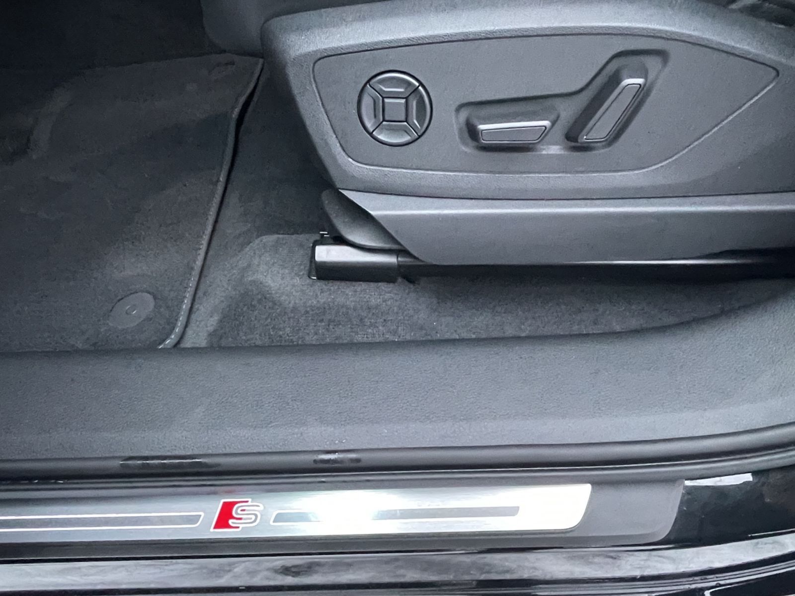 Audi Q8 e-tron - Bild 24