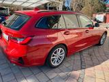 BMW 320d TourSport Line 16V TURBO MILD-HYBRID XDRIVE - rote BMW 320