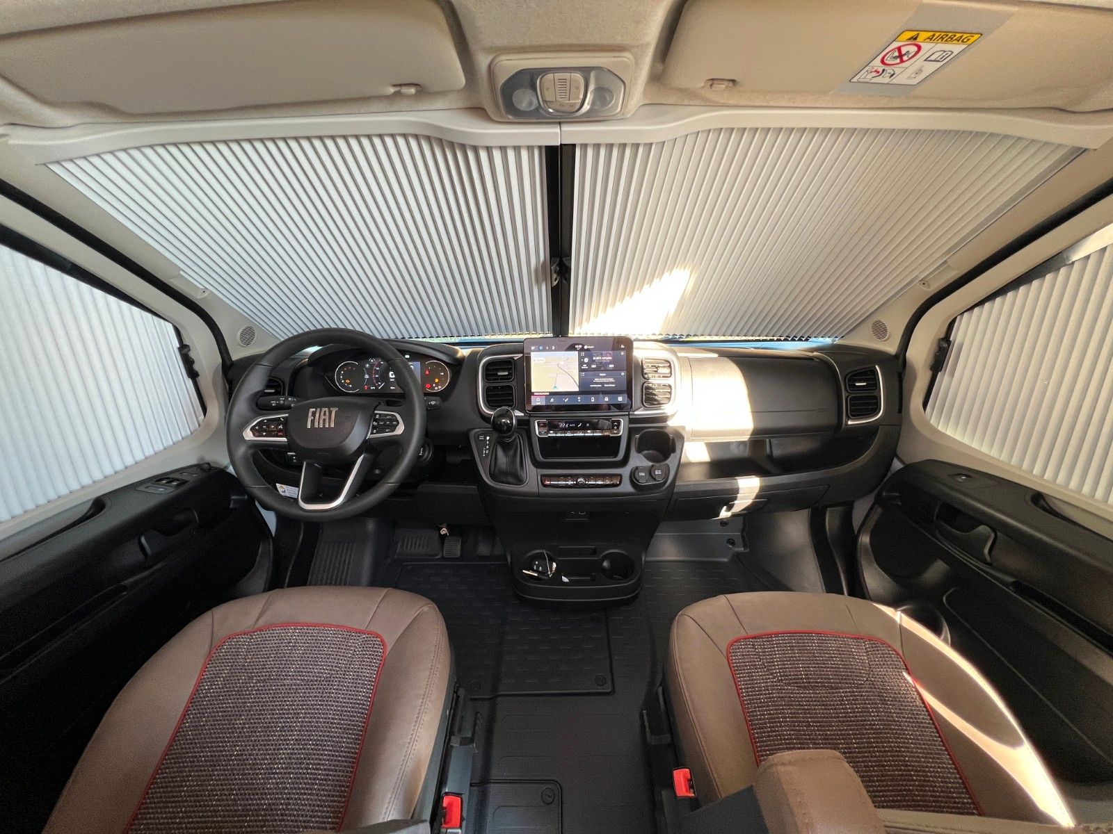 Fahrzeugabbildung Malibu Van Comfort Coupe 640 LE großer Kühlschrank