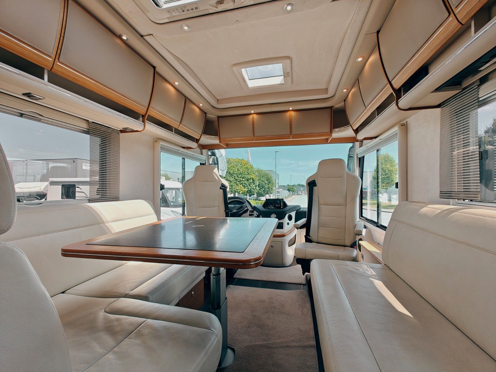 Fahrzeugabbildung Concorde CHARISMA III 900 M - EUROCARGO - VIELE EXTRAS!