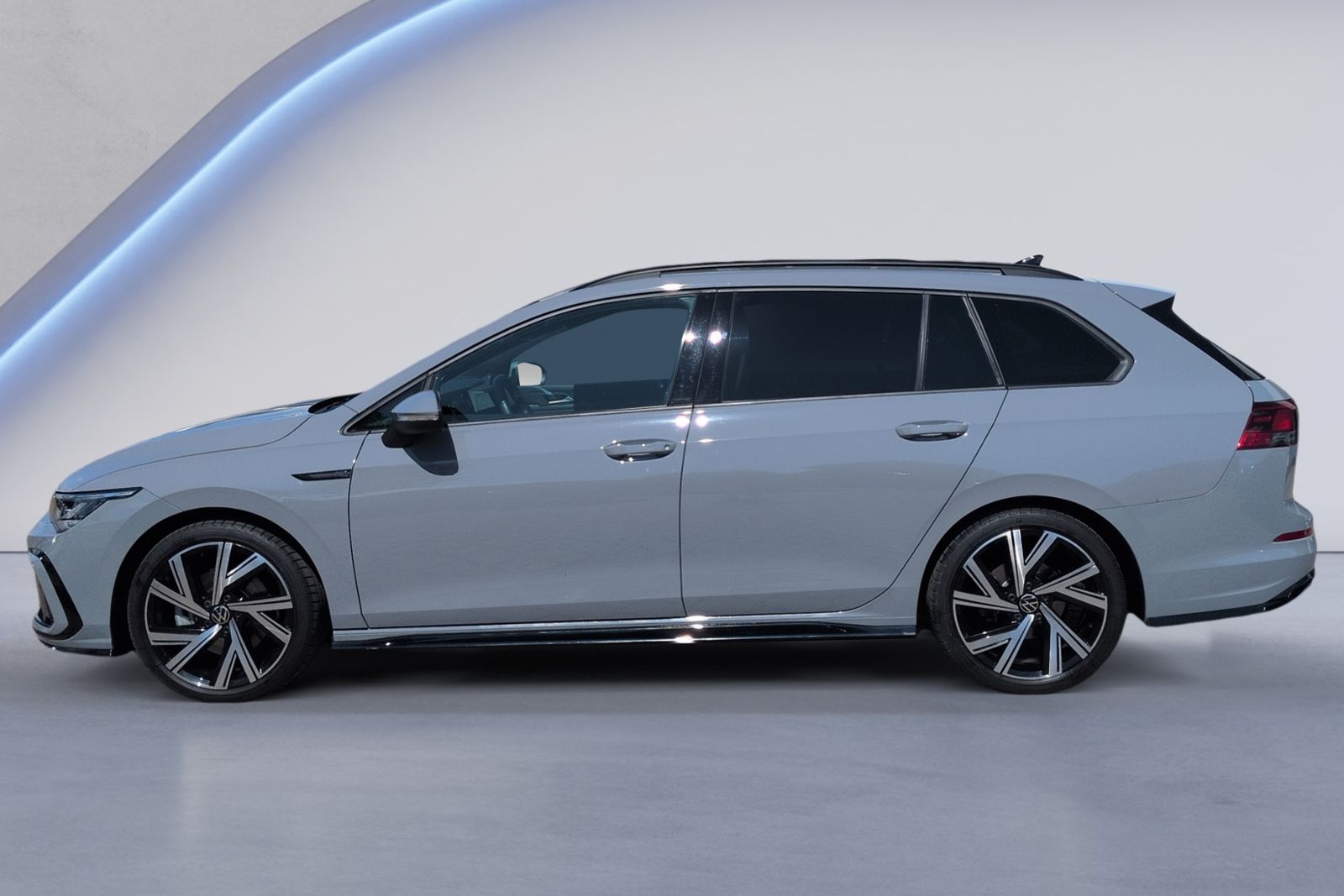 Golf VIII Variant 2.0 TSI DSG R-Line LED/Navi
