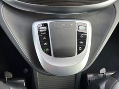 Fahrzeugabbildung Mercedes-Benz V 300d AVANTGARDE EDITION 4M lang AHK BURMESTER