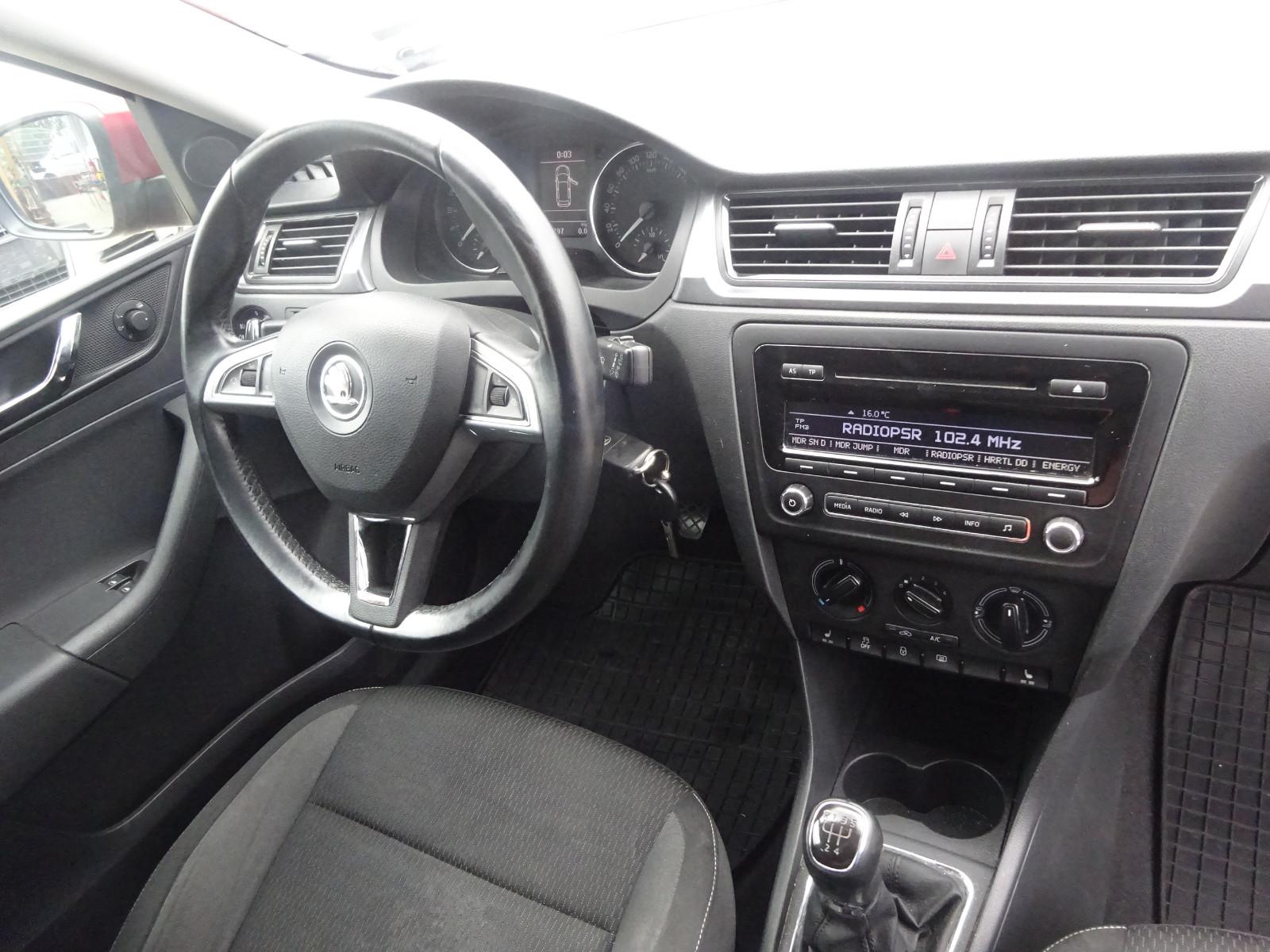 Skoda Rapid 2015 — photo 12