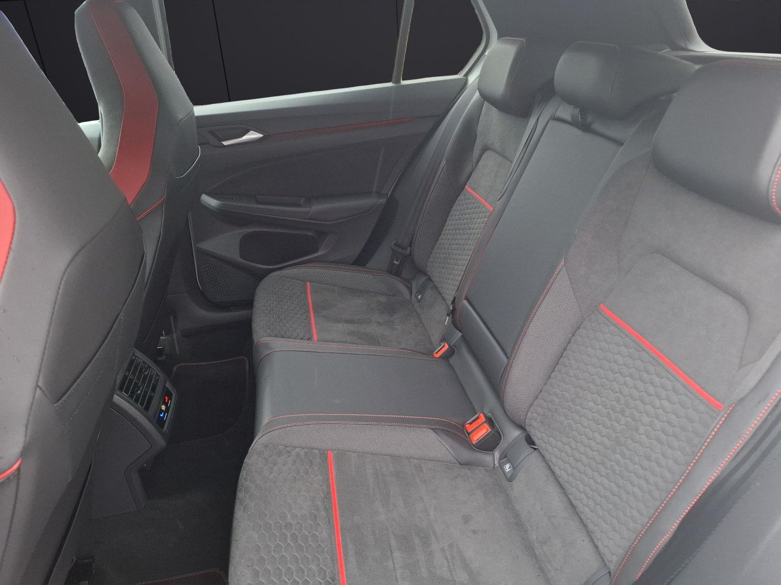 Fahrzeugabbildung Volkswagen Golf VIII GTI Clubsport DSG Matrix Navi ACC AID