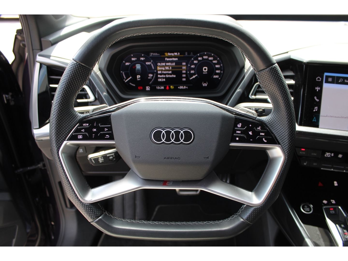 Q4 e-tron 50 quattro - S-Line*Komfort+*KAM*MTRX!