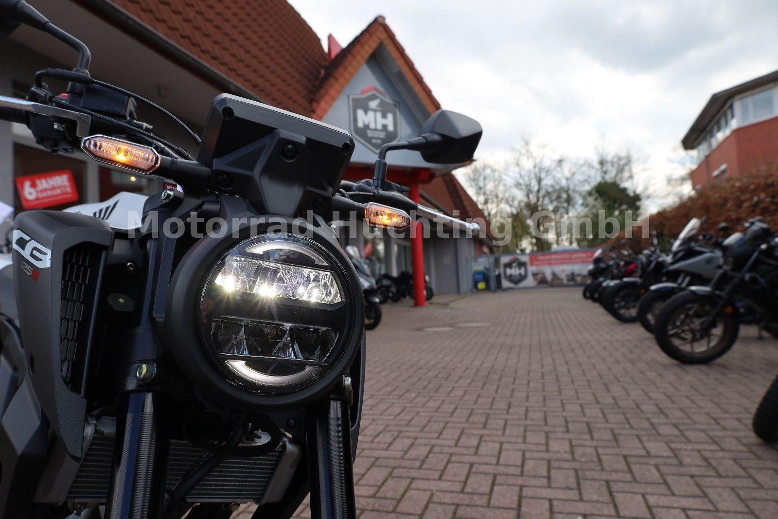 Honda CB 125 R ! NEUES MODELL MIT TFT DISPLAY ! TOP !!