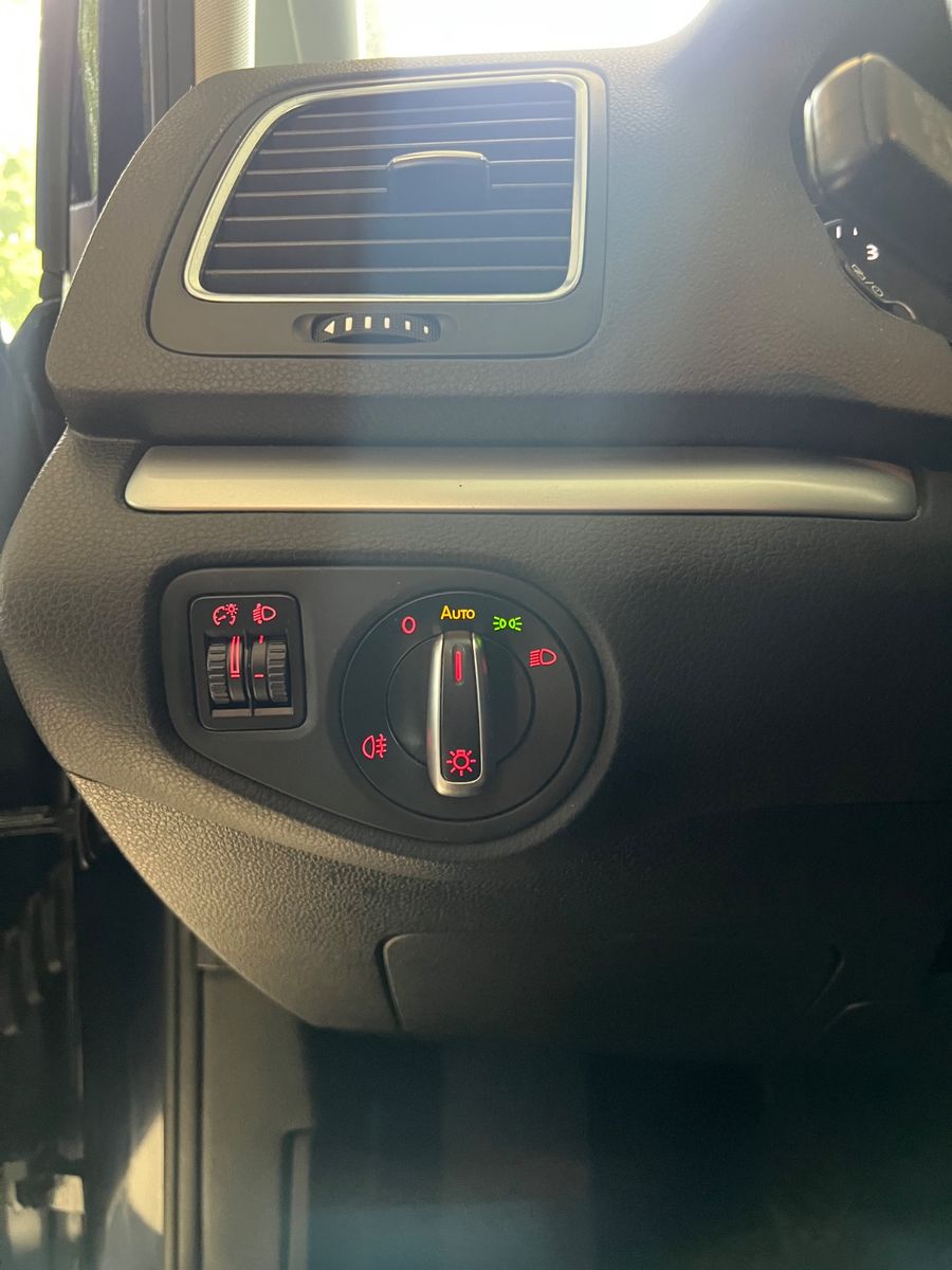 Fahrzeugabbildung Volkswagen Sharan 2.0 TDI BMT*CARPLAY*RÜCKFAHRKAMERA*7.SITZ