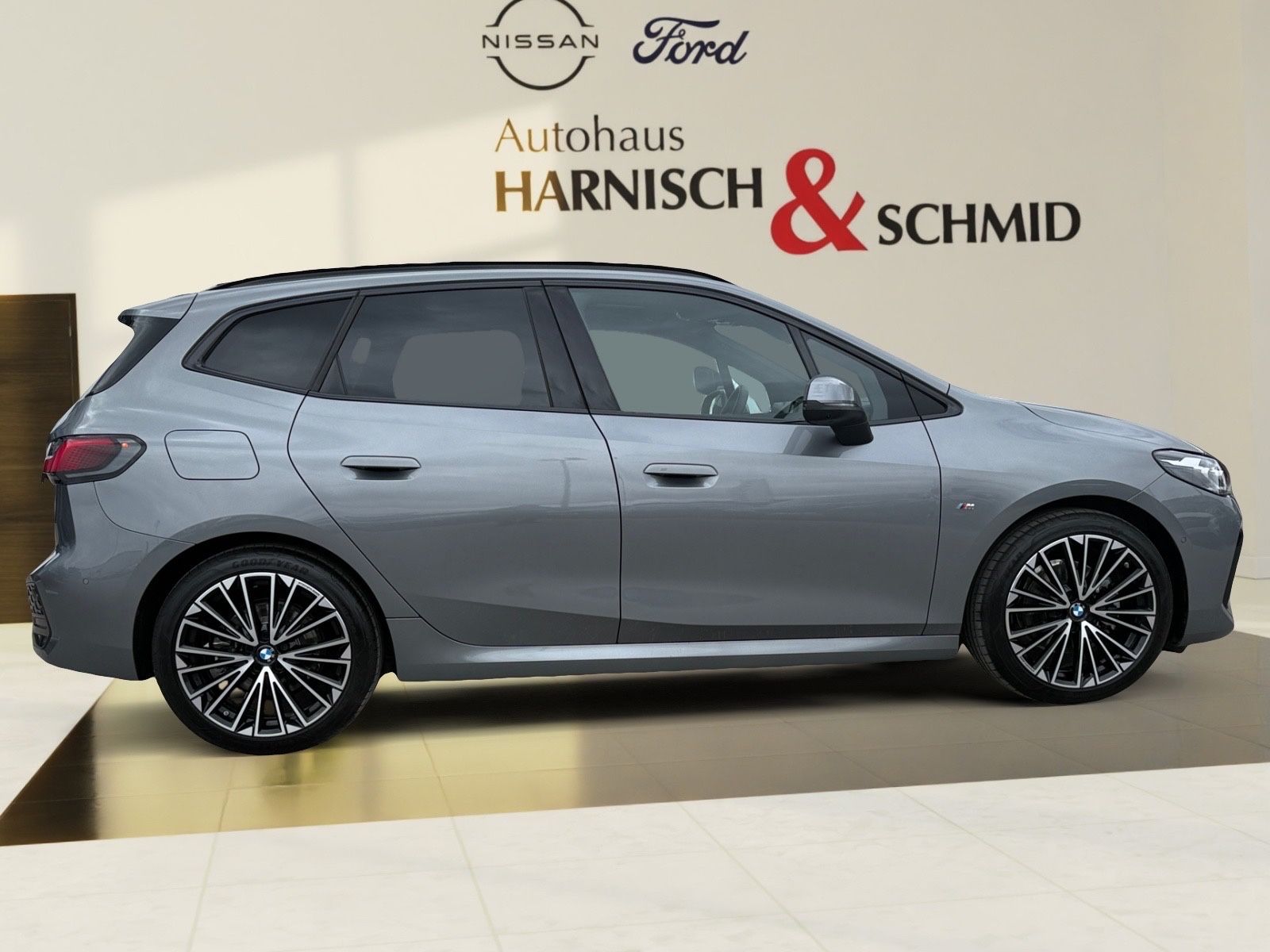 Fahrzeugabbildung BMW 2 Active Tourer 220 i M Sport