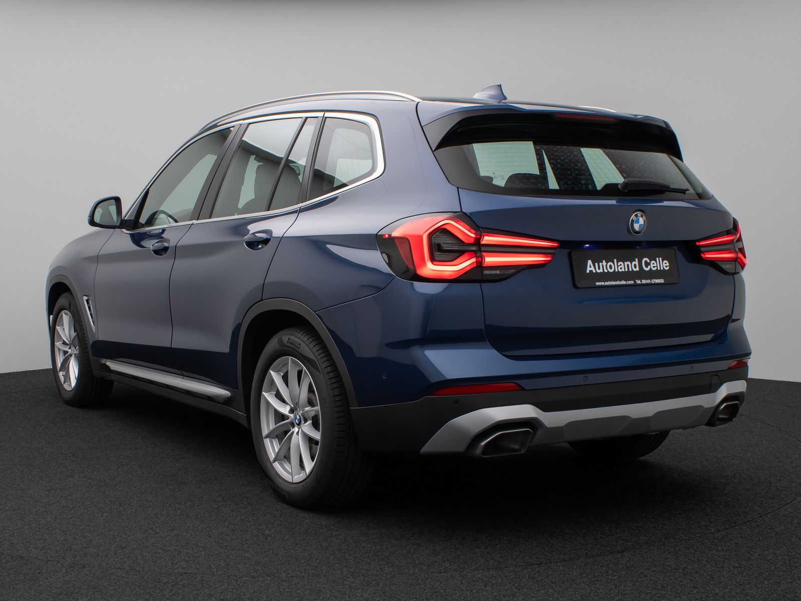 Fahrzeugabbildung BMW X3 xD30d Sport Kamera Laser HUD H/K Komfort AHK