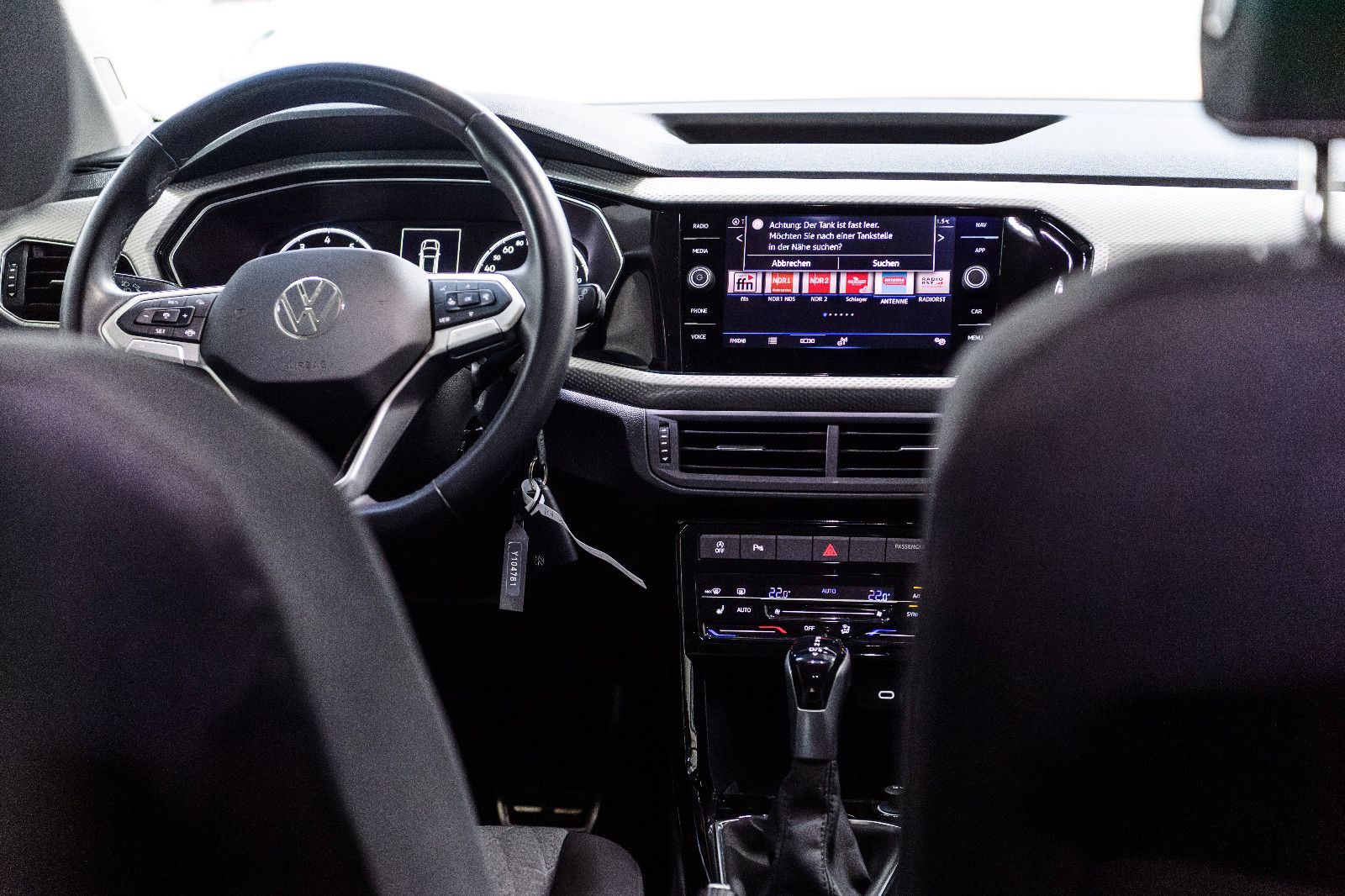 Fahrzeugabbildung Volkswagen T-Cross Move+AHK+GJR+NAVI+SHZ+ALU+ACC+DAB