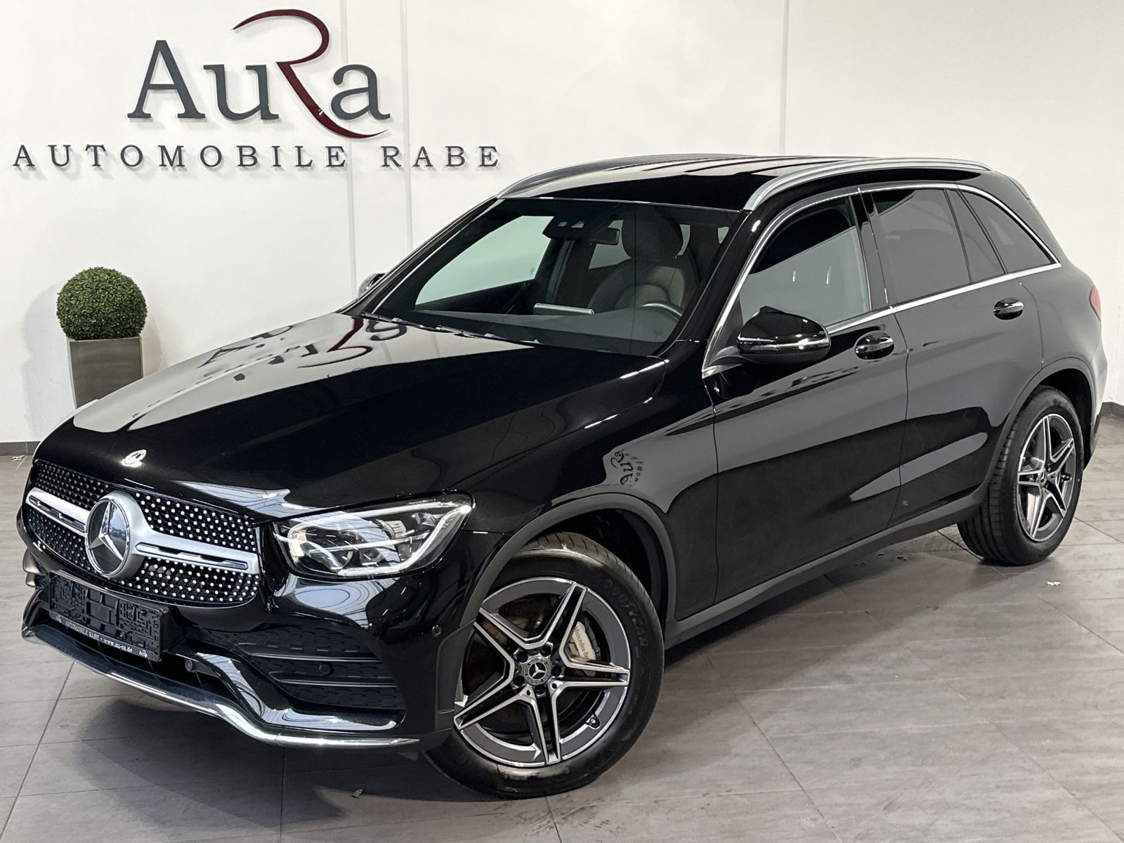 Fahrzeugabbildung Mercedes-Benz GLC 220d 4Matic AMG-Line NAV+LED+SZANDHEIZUNG+PP
