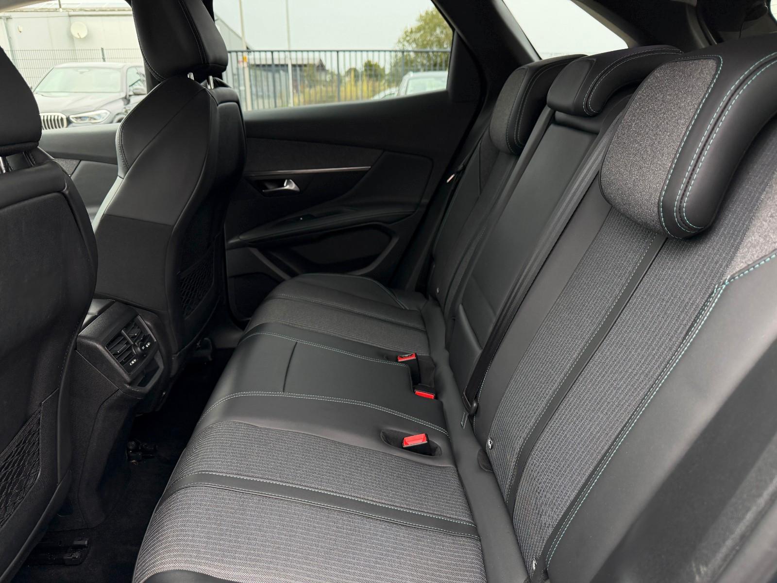 Peugeot 3008 Hybrid 225 Allure Pack