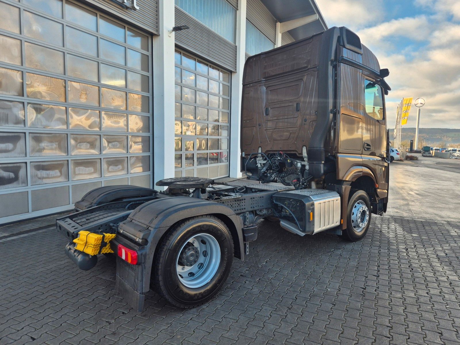 Fahrzeugabbildung Mercedes-Benz Actros 1848 LS Öl-Retarder Standklima BigSpace