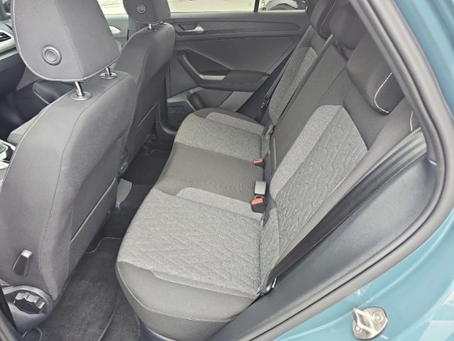 Fahrzeugabbildung Volkswagen T-Roc 1,5 TSI DSG MOVE AHK NAVI IQ DRIVE KAMERA
