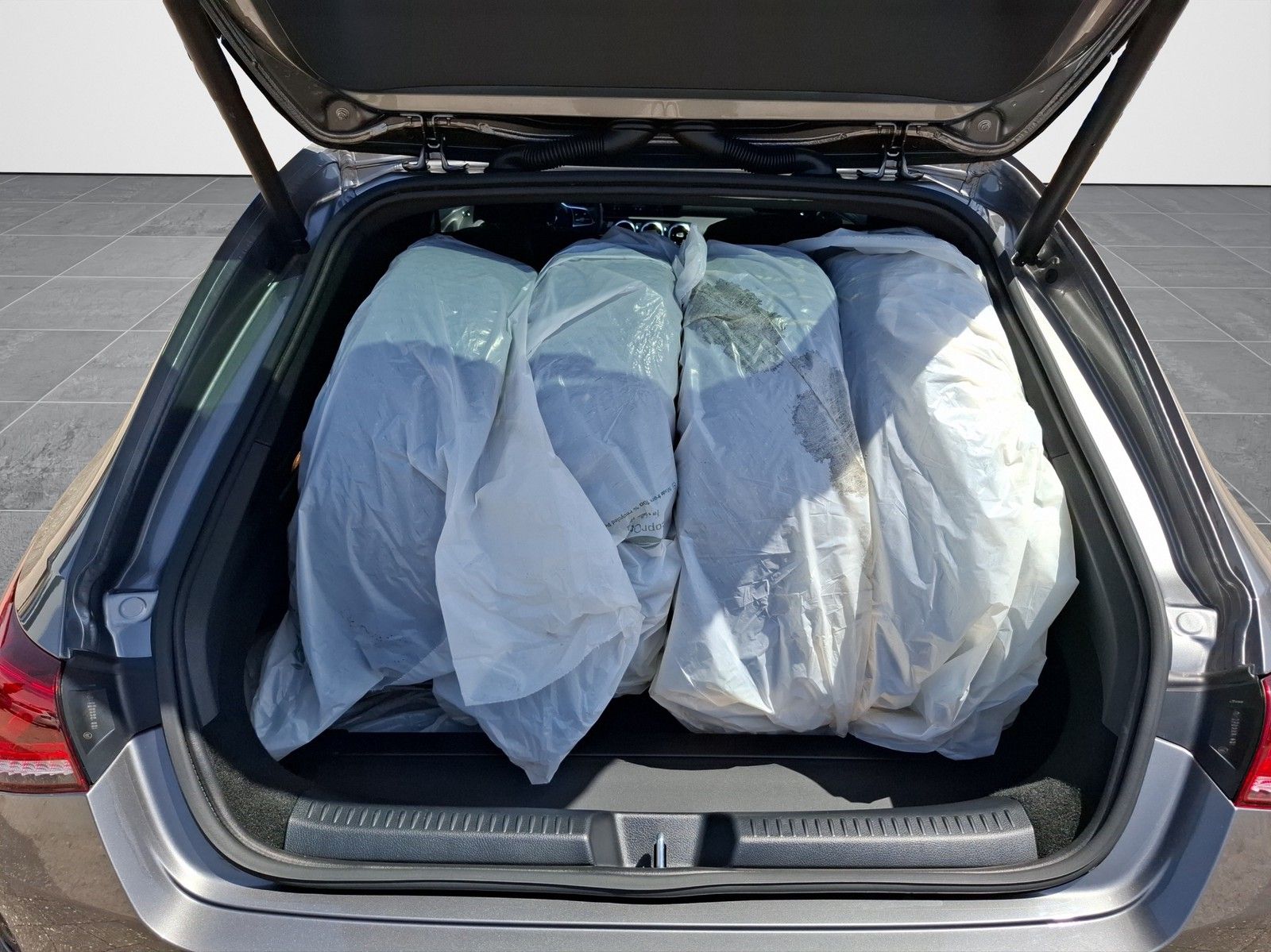 MERCEDES-BENZ CLA 200 d Shooting Brake AUTOMATIK / AHK / LED-H - Image 16