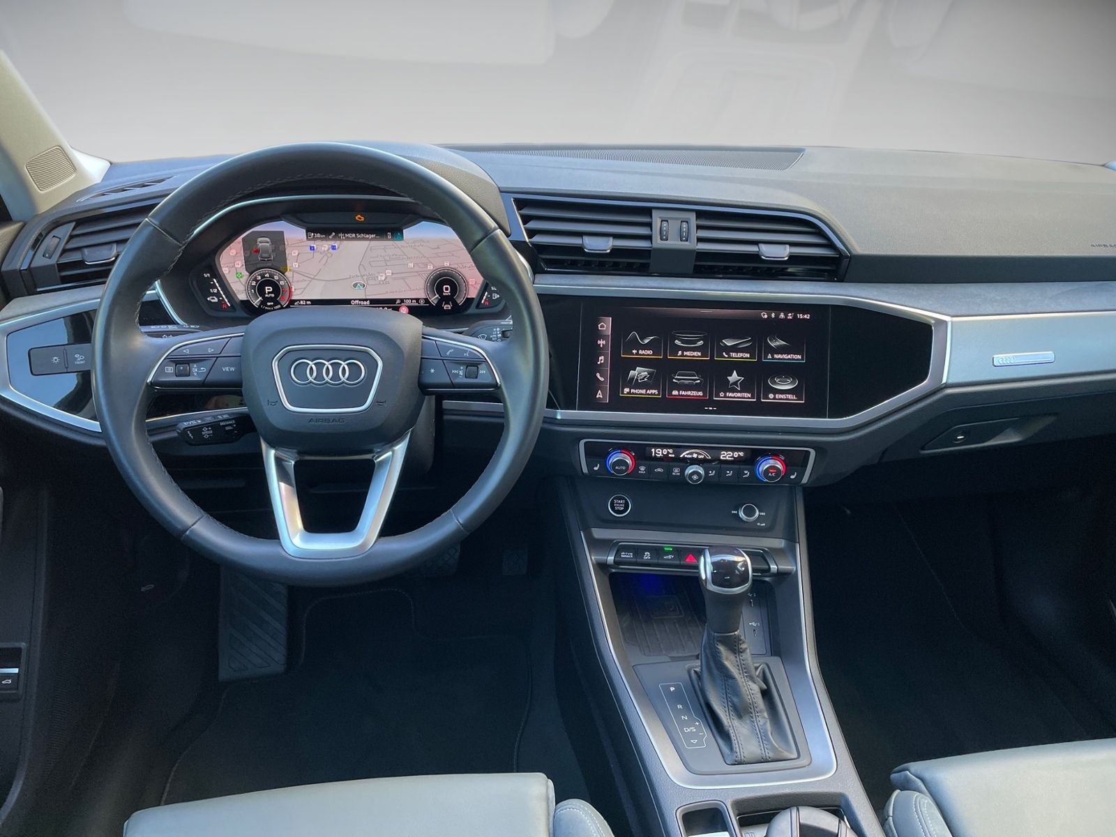 Audi Q3 45 TFSI e S-line Matrix Business TopView foto 11