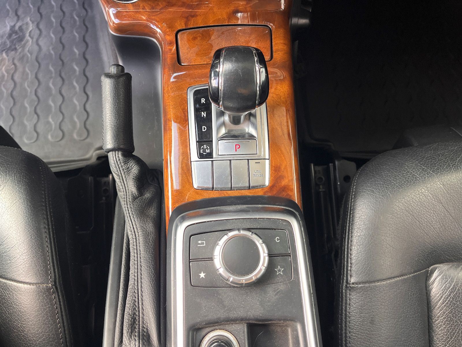 Fahrzeugabbildung Mercedes-Benz G 350 G Station G 350 BlueTec