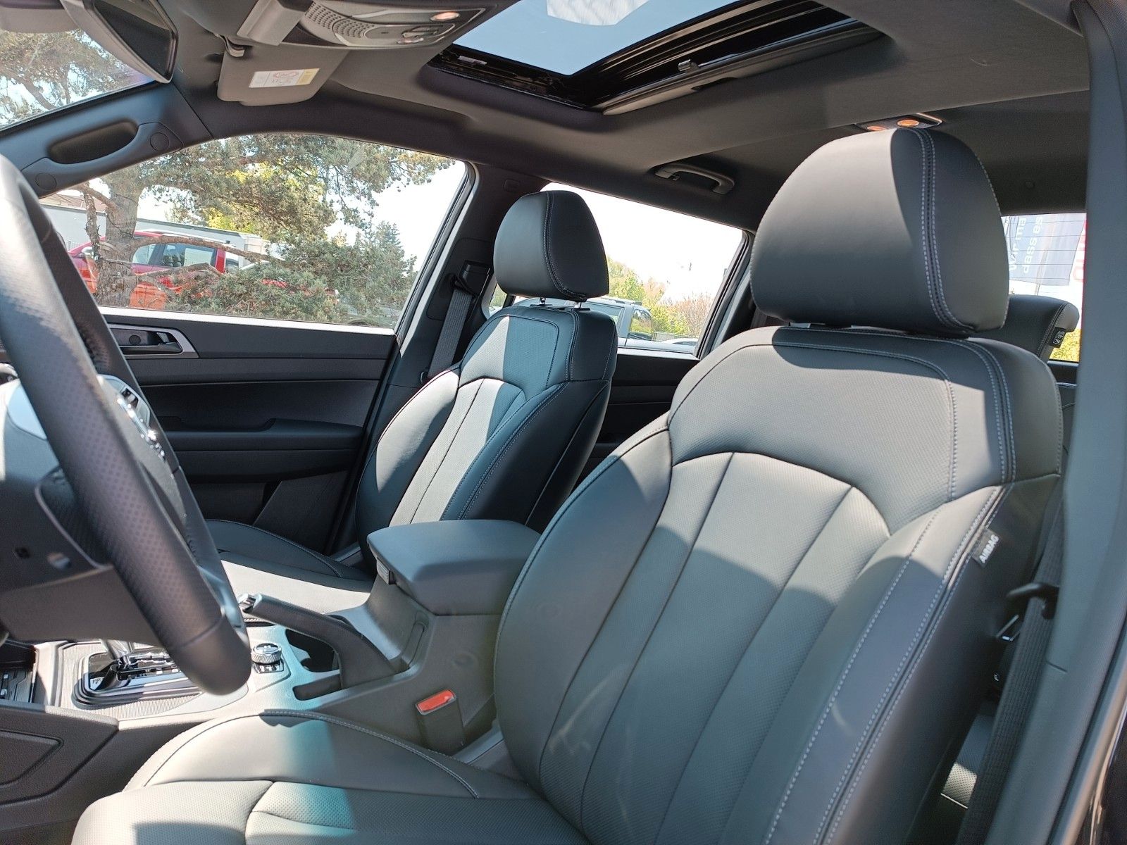 Fahrzeugabbildung Ssangyong Musso Grand 2.2d 202PS AT 4x4 LEDER+XENON+SD+DIF