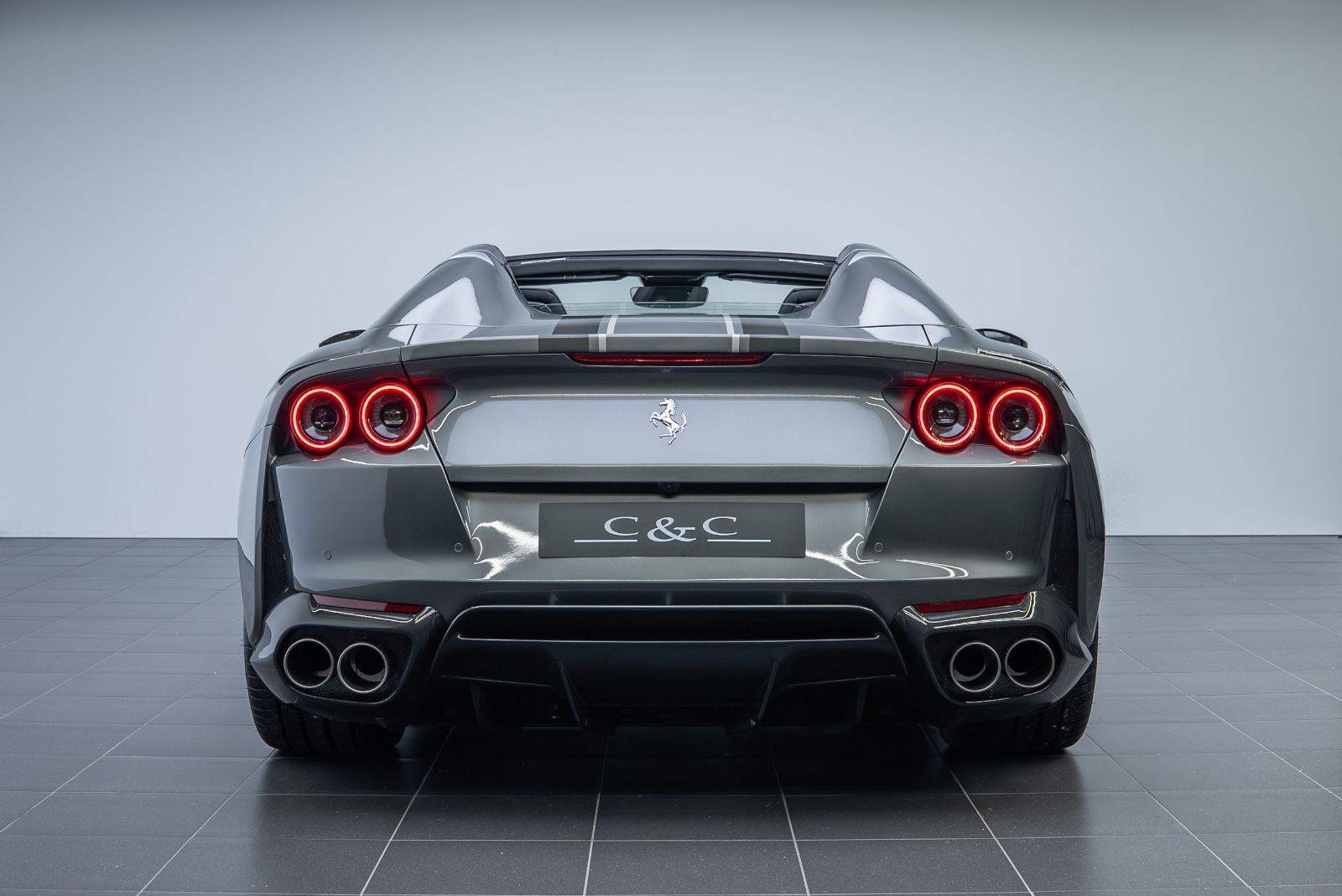 Fahrzeugabbildung Ferrari 812 GTS TAILOR MADE/CARBON/LIFT/STRIPE/TOP