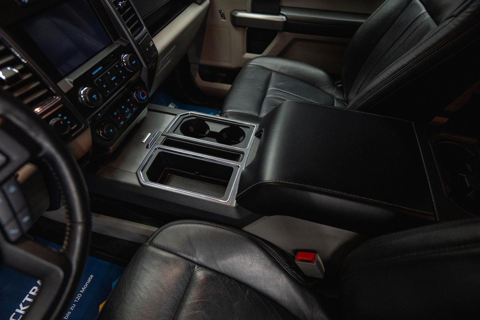 Fahrzeugabbildung Ford F150 5.0L V8 4x4 Offroad XLT SupCrew Unfallfrei