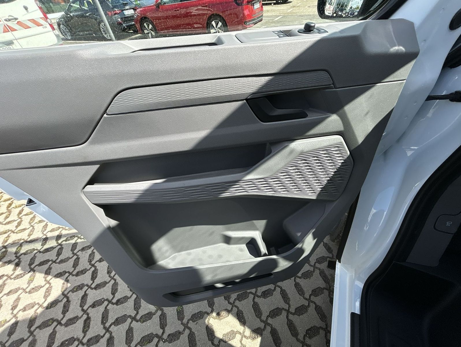 Volkswagen T7 Transporter - Bild 11