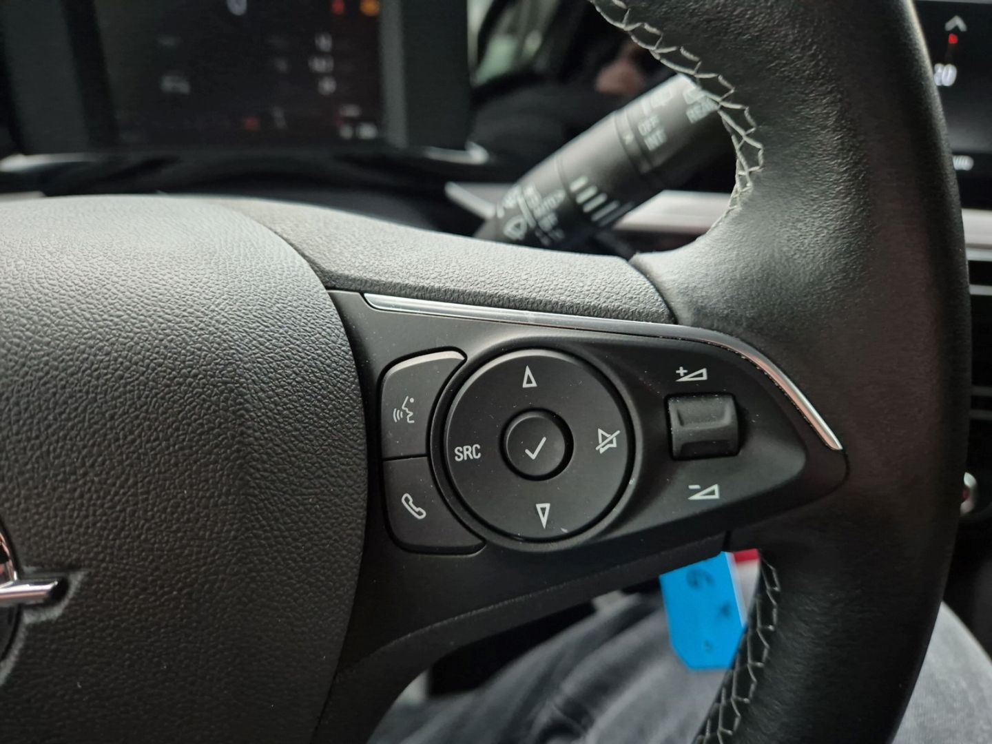 Fahrzeugabbildung Opel Mokka Elegance Digitales Cockpit LED Apple CarPl