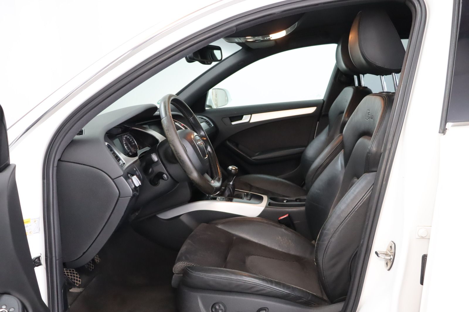 Fahrzeugabbildung Audi A4 2.0 TDI S line Avant * Sitzhzg. * Alcantara *