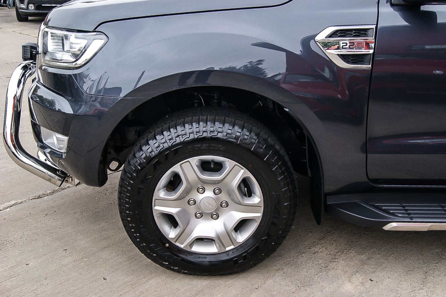 Fahrzeugabbildung Ford Ranger Limited 2.2 Doka 4x4 HARDTOP OFFROAD AHZV