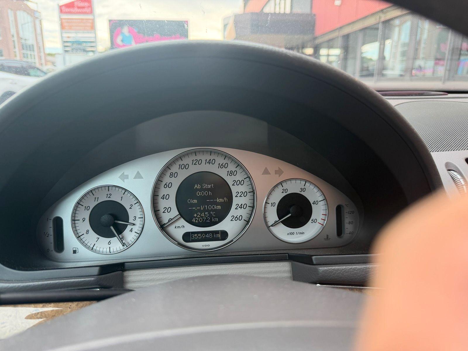 Mercedes-Benz E220 2008 — photo 6
