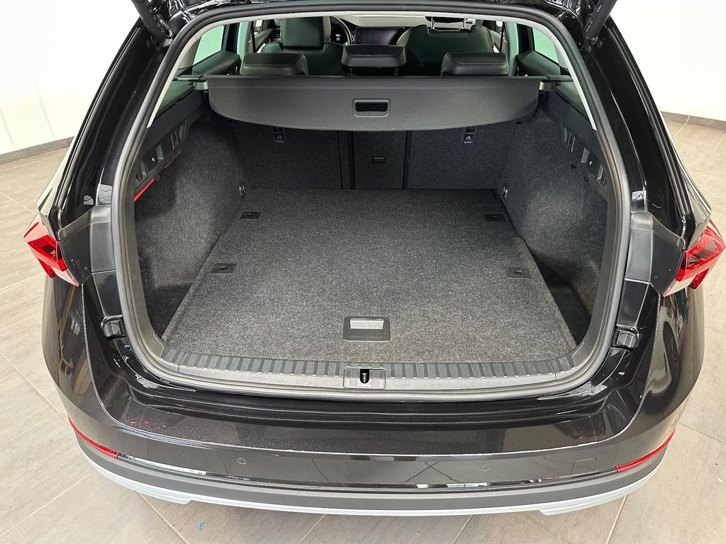 Skoda Octavia 2022 г. Чёрный, пробег 28450 км