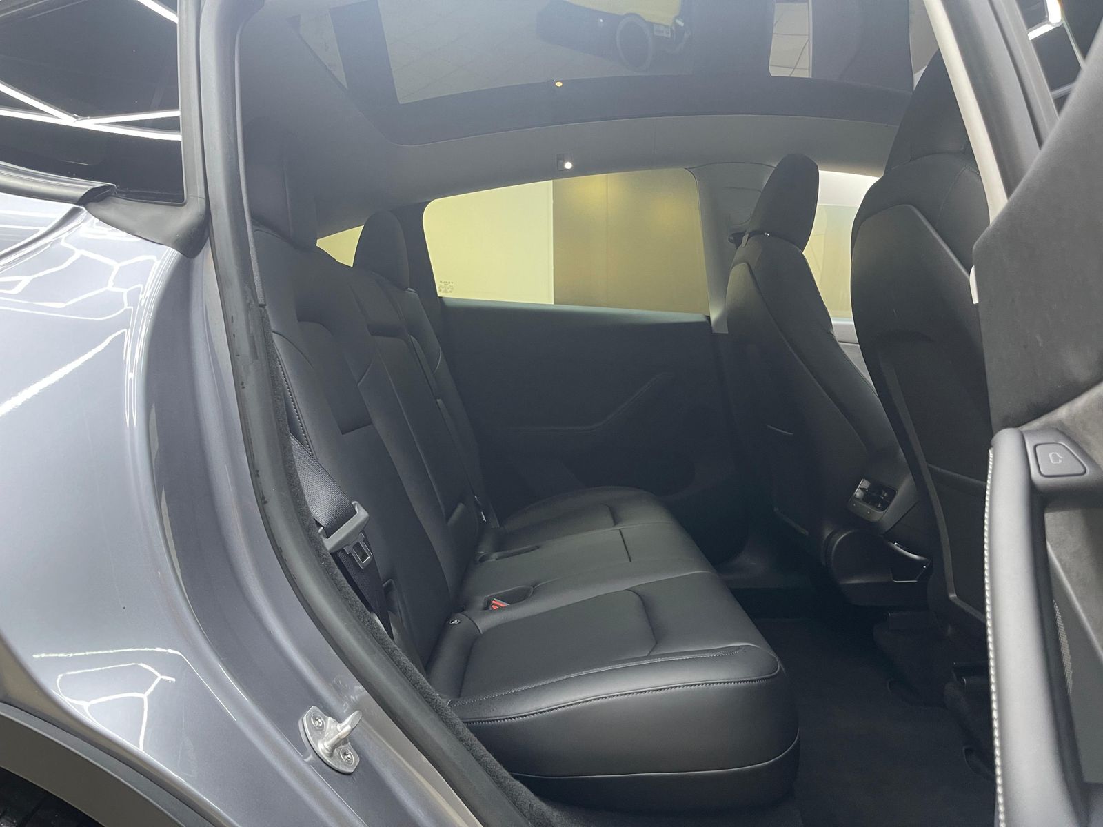 Fahrzeugabbildung Tesla Model Y Long Range Perform AWD+AHK+PANO+LED+ACC+