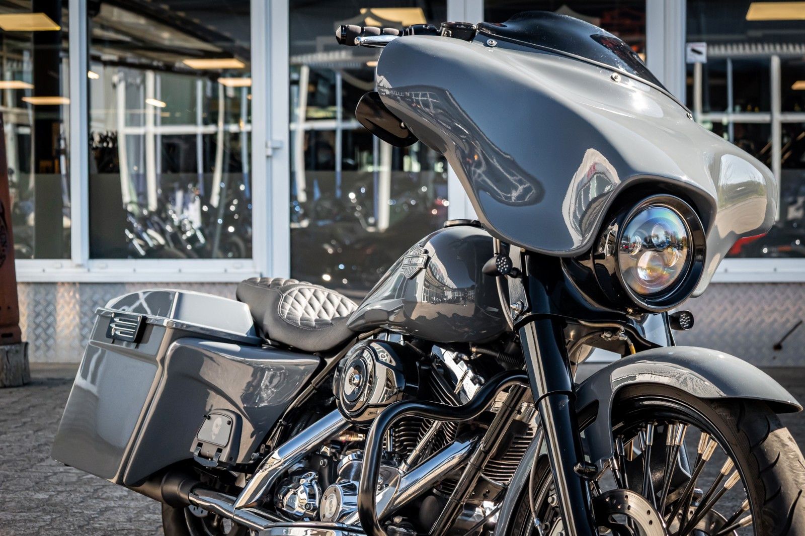 Fahrzeugabbildung Harley-Davidson FLHR ROAD KING  - Fairing - Jekill - 23"Umbau
