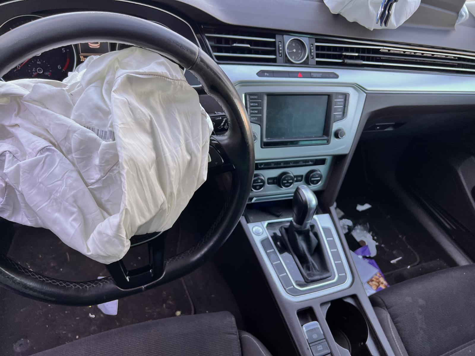 Volkswagen Passat 2014 — photo 13