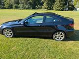 Mercedes-Benz CLC 200 K schwarz, Panorama, Klima, Navi