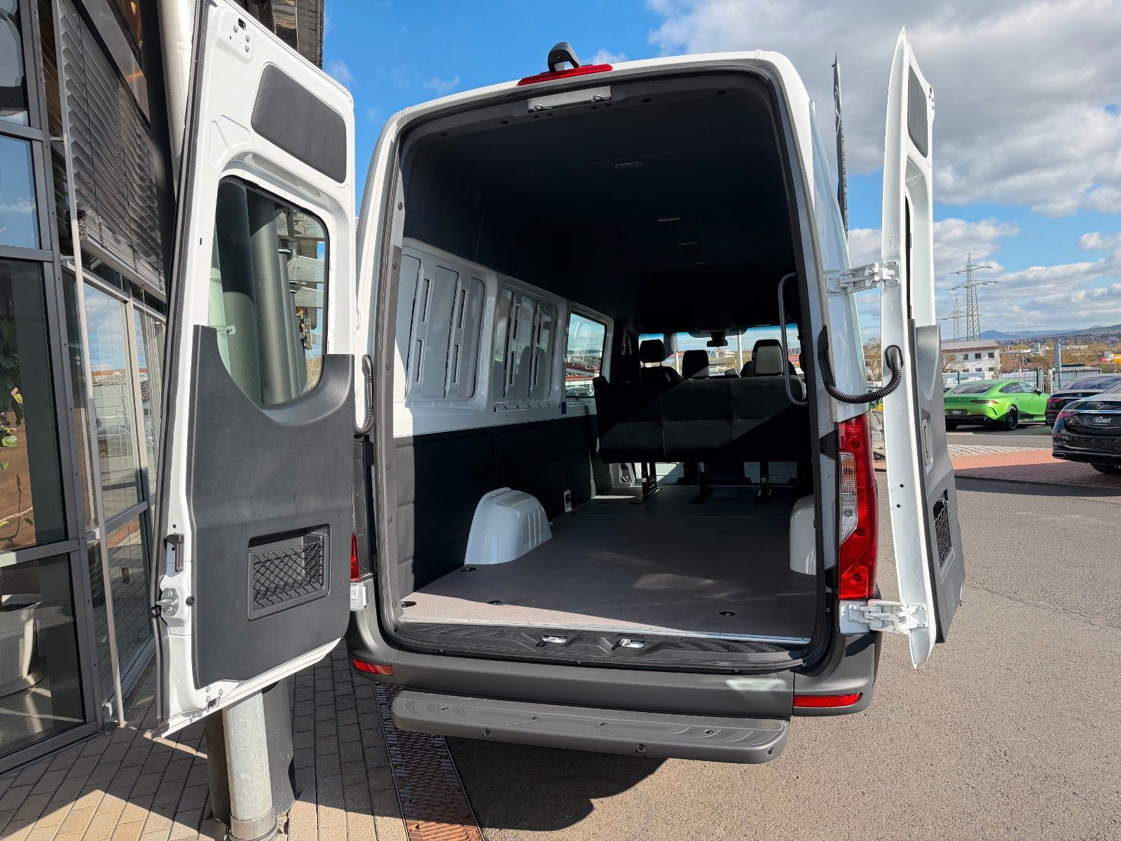 Fahrzeugabbildung Mercedes-Benz Sprinter 317 CDI Mixto/DoKa Standheizung