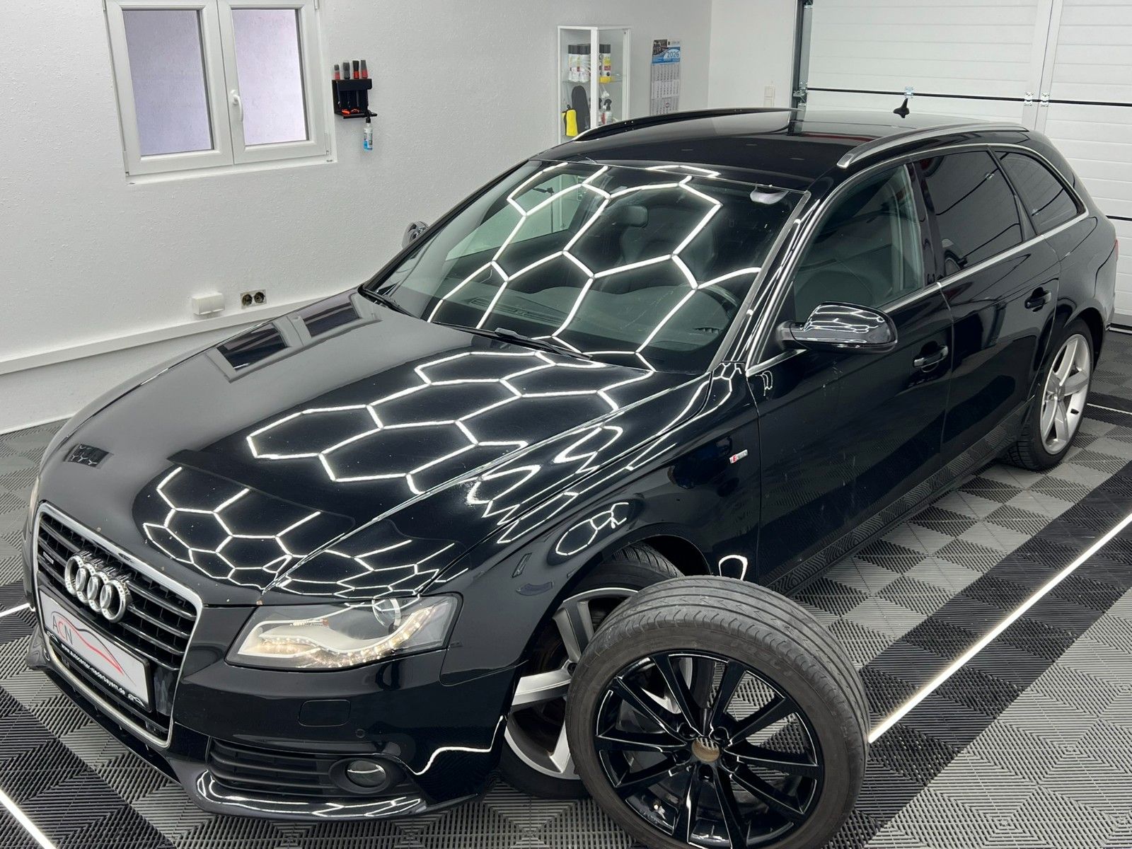 Fahrzeugabbildung Audi A4 Avant S line Sportpaket / plus Quattro