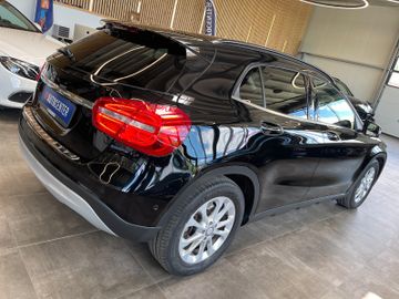 Mercedes-Benz GLA 200 7G-DCT Style *NAVI*XENON*SHZ*TEMPOMAT*