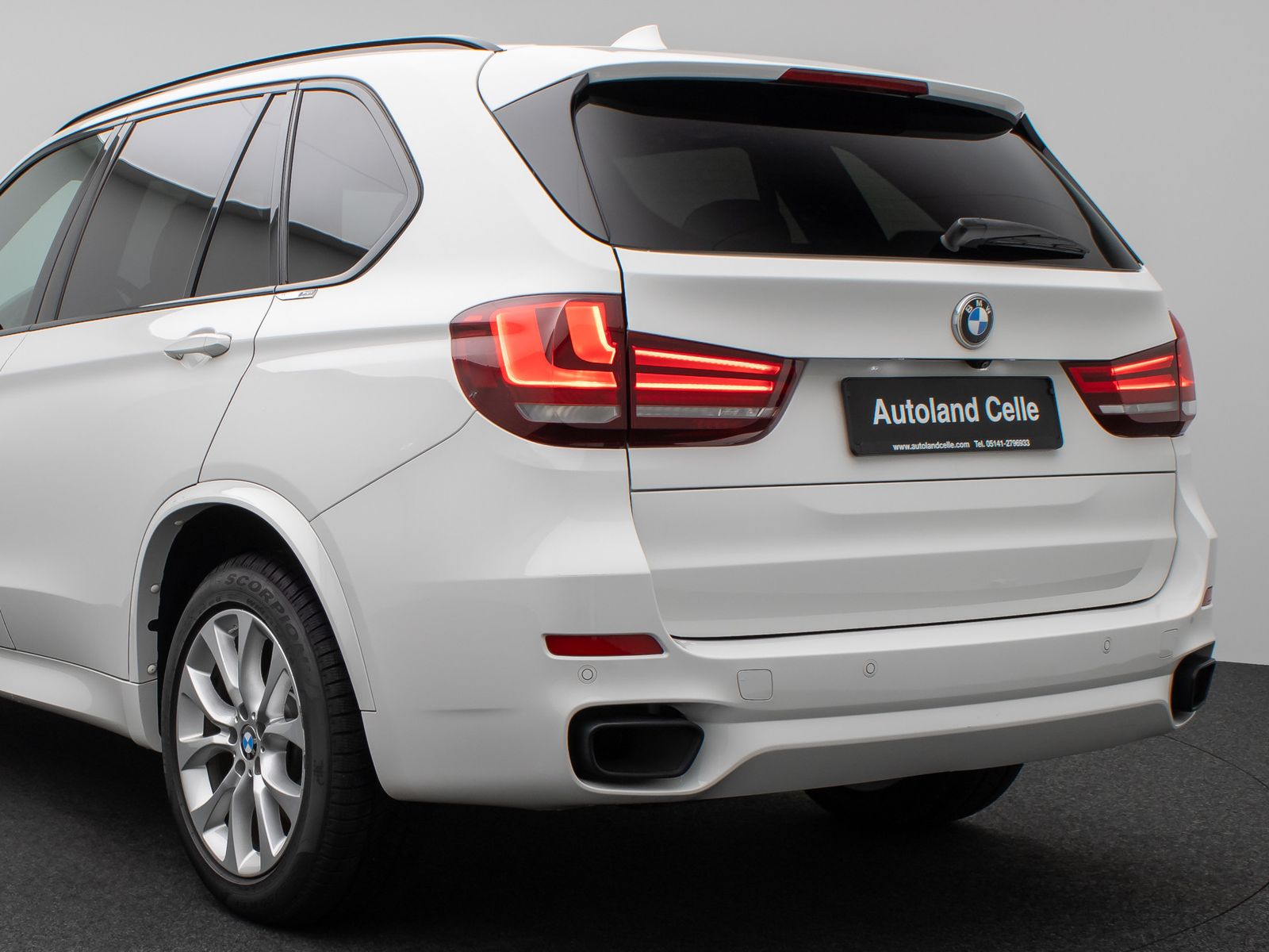 Fahrzeugabbildung BMW X5 xD40d M Sport HUD H/K SoftCL Komfort AHK Alar