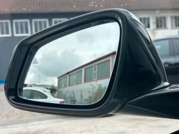 Fahrzeugabbildung BMW 118i Sport Line Kamera Navi SHZ LED GRA FSP