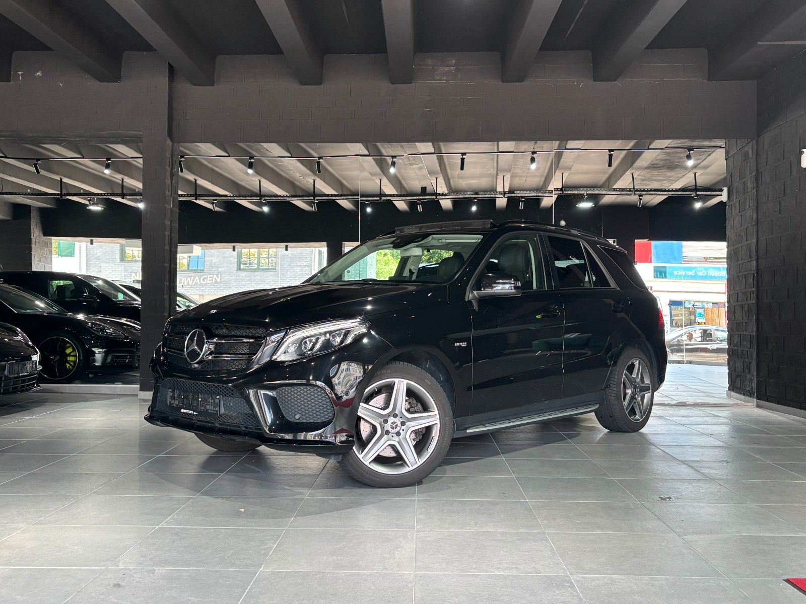 Fahrzeugabbildung Mercedes-Benz GLE 43 AMG 4Matic /PANO/MEMORY/360°/AMBIENTE